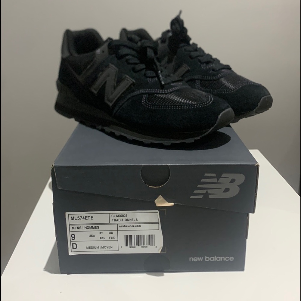 New Balance 574 Triple Black